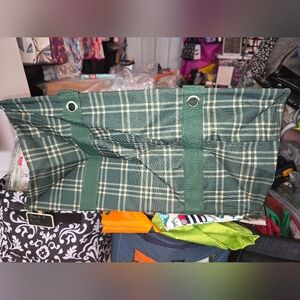 Thirty-One Deluxe Utility Tote in Evergreen plaid